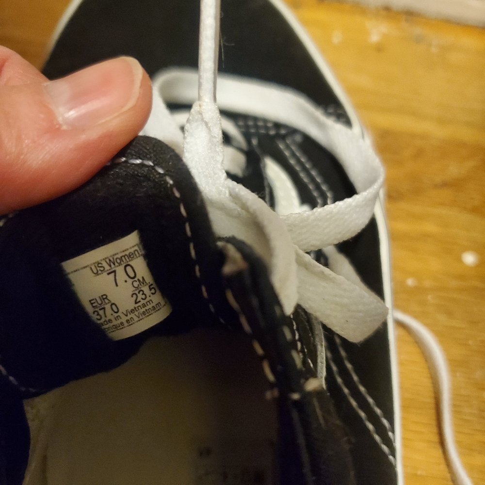Vans - Picture 3 of 3